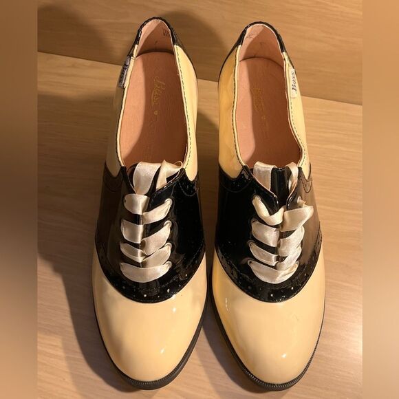 G.H Bass X Rachel Antonhoff Cream & Black Patent Leather Heeled Oxford Shoes - Picture 4 of 13